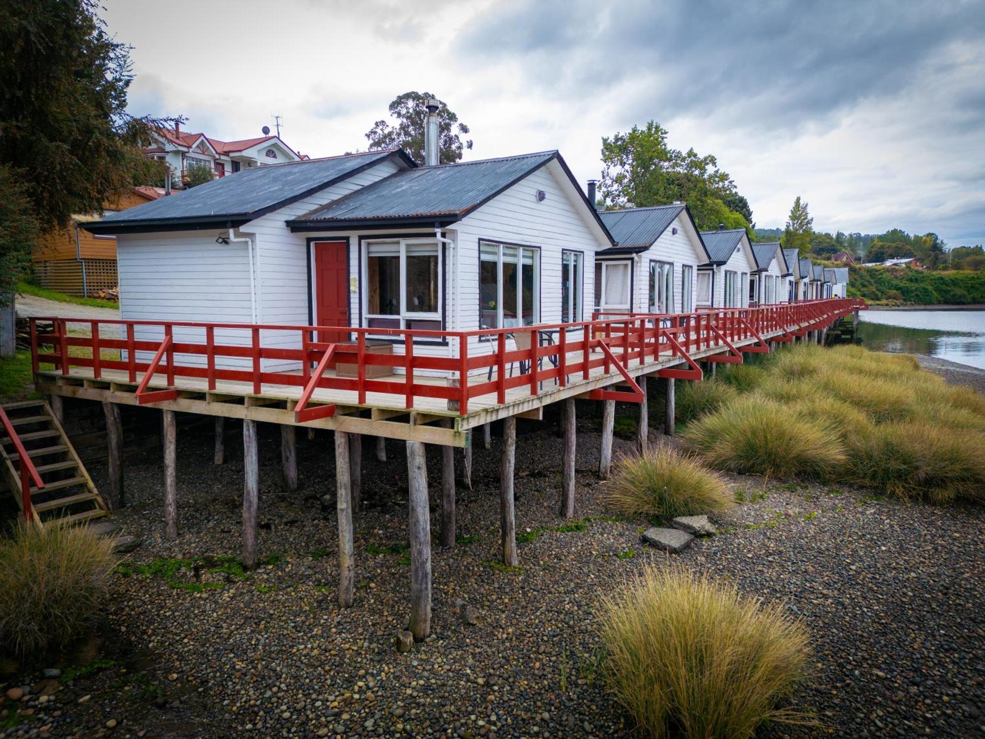 Cabanas Palafitos Dalmacia Кастро Екстериор снимка